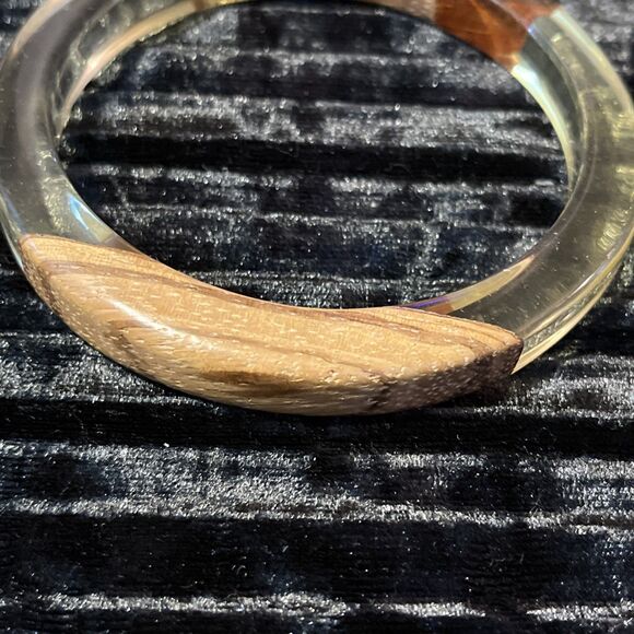Vintage 1970s MCM Clear Lucite And Wood Bangle Bracelet Retro Jewelry - Picture 2 of 6